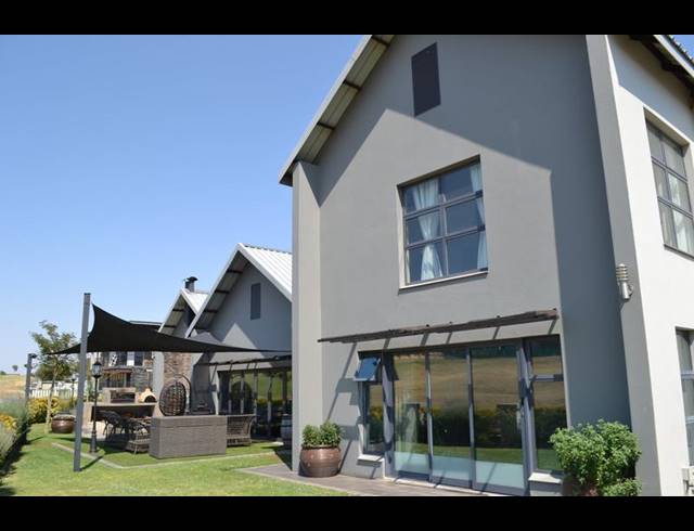 4 BEDROOM HOUSE FOR SALE IN COPPERLEAF ESTATE